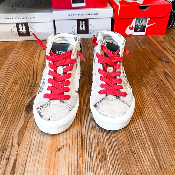 Steve Madden Hightop Sneakers - Picture 2 of 9